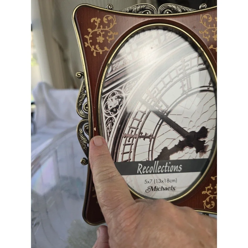 Pair of Art Deco Style Ornate Photo Picture Frames 5x7